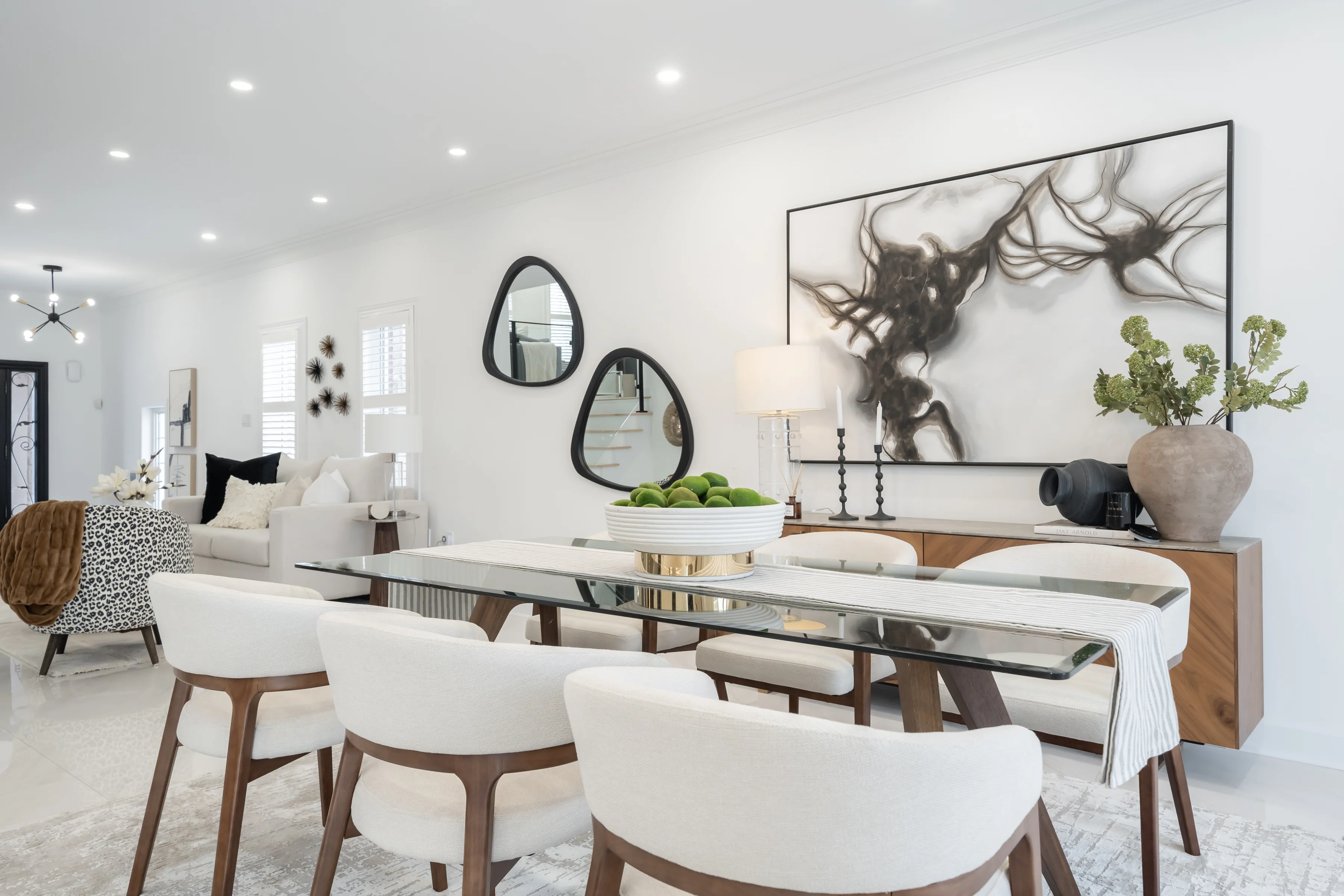 Vacant home staging, dining room, Richmond Hill, Kelly Allan Design